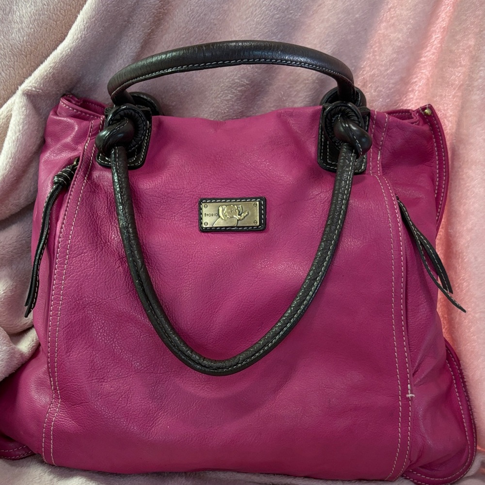 Elegant Fuchsia Italian Leather Shoulder Bag